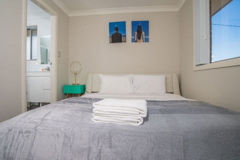 Peaceful 2kingbed Rootyhill Townhouse Near Station - Accommodation Australia 4