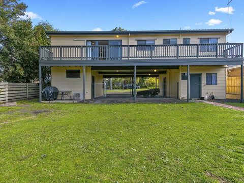 Oscars Inlet Side Short Walk TO Beach OR Town - Local Tourism 0