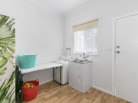 Oscars Inlet Side Short Walk TO Beach OR Town - Local Tourism 5