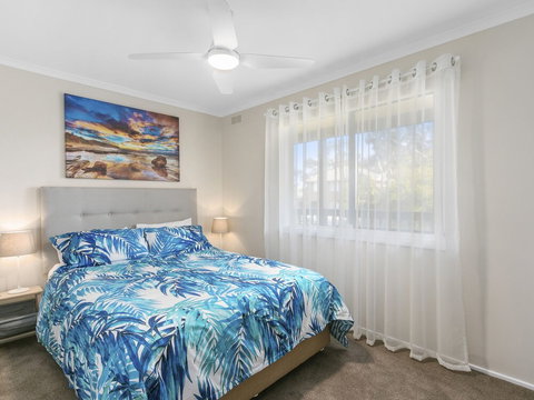 Oscars Inlet Side Short Walk TO Beach OR Town - Local Tourism 3