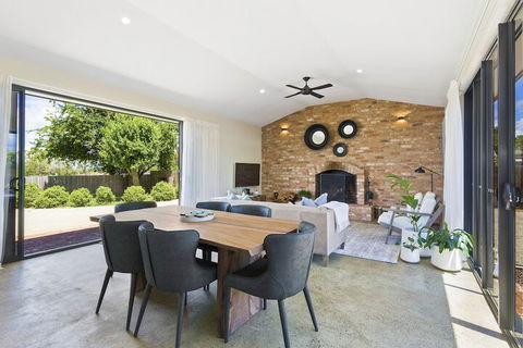 Embracing Evandale - Accommodation Australia 5