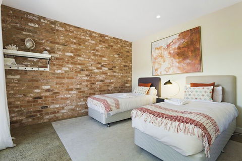Embracing Evandale - Accommodation Australia 4
