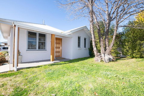 The Endsleigh 1 Bedroom Villa Free Wifi Near CBD - Accommodation Australia 6