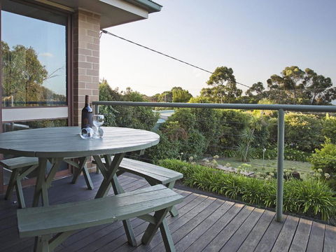 ROANJOKA DROMANA.... - Accommodation Australia 5
