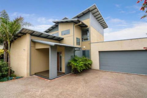 PIER 55 DROMANA... - Australia Shopping 4