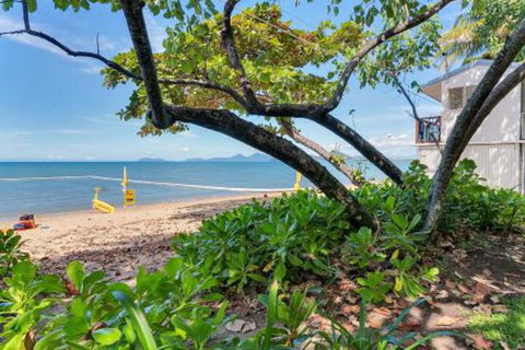 WINDFALL In PALM COVE - Accommodation Australia 6