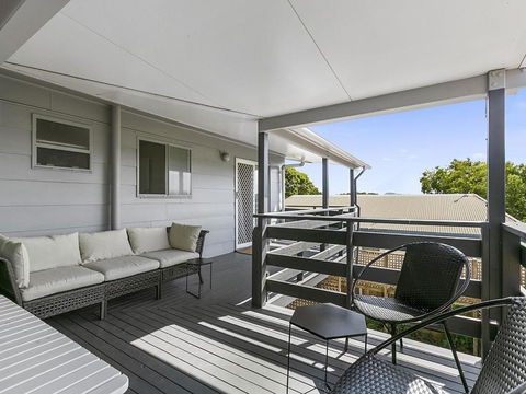 Surfs Up Peregian Beach - Accommodation Australia 5