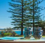 Perfectly Positioned Beachfront Apartment Unit 6 - Accommodation Australia