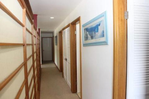 LIZ LAKE - Accommodation Australia 4
