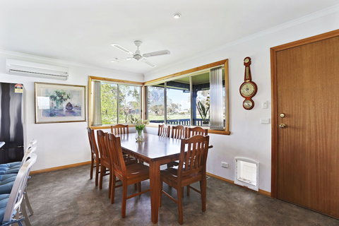 Yarragon 4 Bedroom House In Gippsland - Accommodation Australia 6