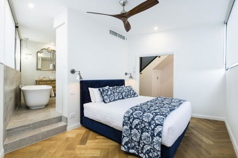 Accommodate Canberra Warehouse - Australia Shopping 4