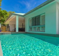 CANOPY HOUSE at PALM COVE - Bed n Breakfasts