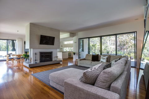 Kalina Retreat Tennis & Pool - Accommodation Australia 4