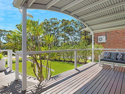Akarana Beach House :: Jervis Bay Rentals - Accommodation Australia 5