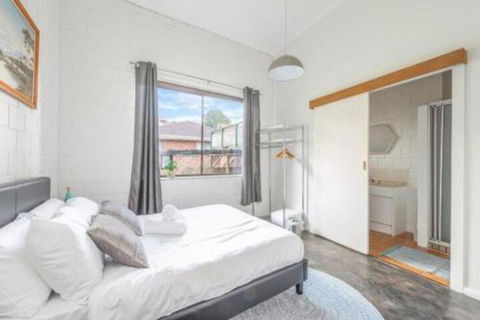 Apollo 23 - Bed n Breakfasts 4