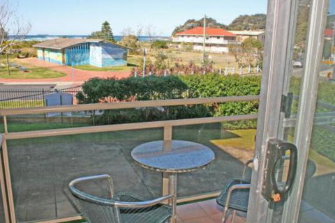 Seaview #2 2 / 171 Avoca Drive - Local Tourism 7