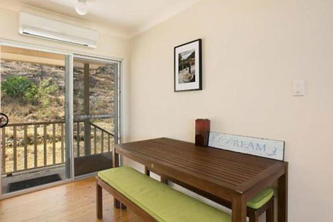Rosa Estate In Broke Two 3br House In Walking Distance To Cellar Doors - Accommodation Australia 5