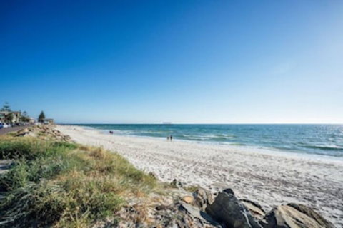 Santorini On Seaview Beachside Living Sauna Wifi - Australia Shopping 0