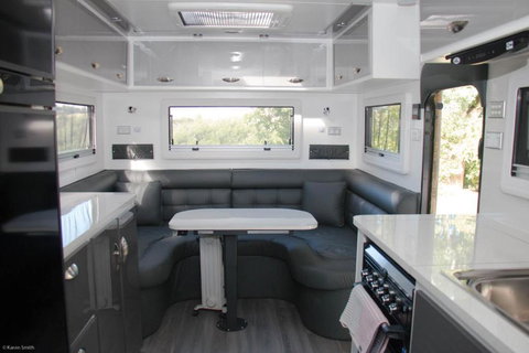 Longford Riverside Caravan Park - Bed n Breakfasts 5