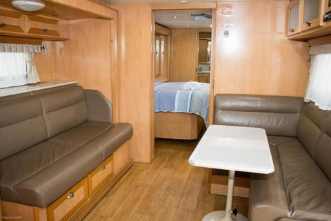 Longford Riverside Caravan Park - Bed n Breakfasts 6