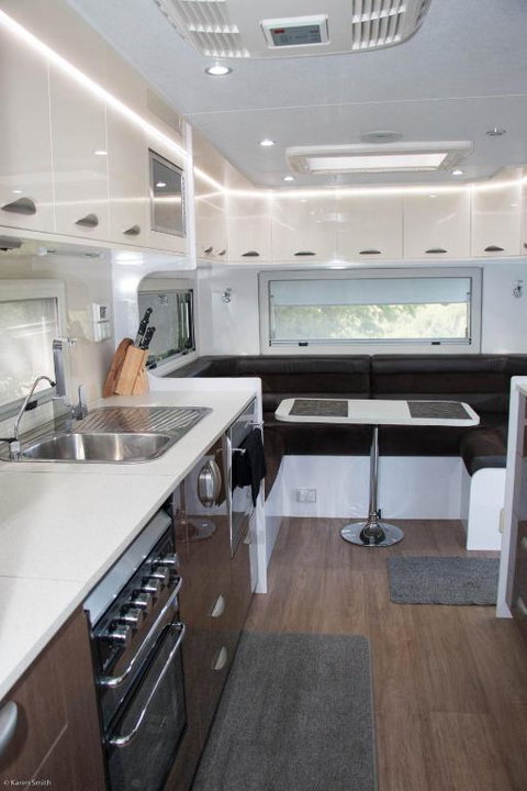 Longford Riverside Caravan Park - Bed n Breakfasts 3