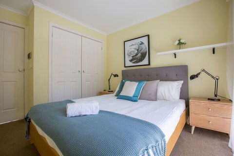 Spacious Comfortable Home In Wheelers Hill+pool - Accommodation Australia 3