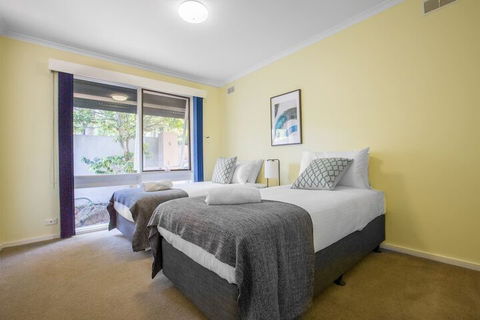 Spacious Comfortable Home In Wheelers Hill+pool - Accommodation Australia 7