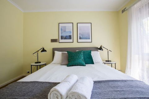 Spacious Comfortable Home In Wheelers Hill+pool - Accommodation Australia 1