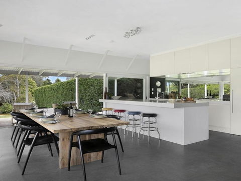Greywood Classic Highlands Charm & Serene Living - Australia Shopping 3