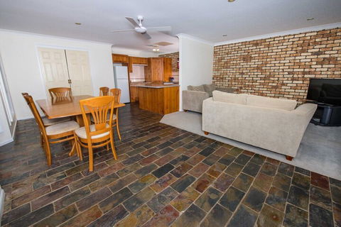 Whitesands Road Unit 2 / 12 - Accommodation Australia 7