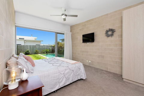 BEACHSIDE HAVEN - Accommodation Australia 4