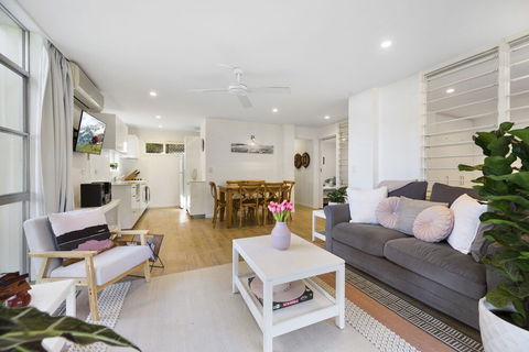 Noosa Heads Beach Getaway Unit 3 Yaringa 29 Noosa Drive - Accommodation Australia 5