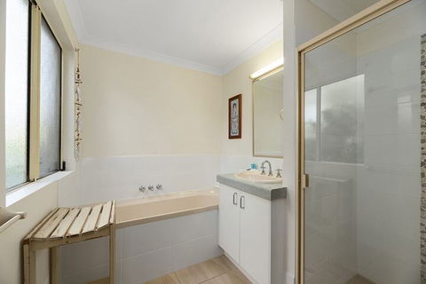 Fabulous Pet Friendly Family Home - 3 Carribean Court - Accommodation Australia 2