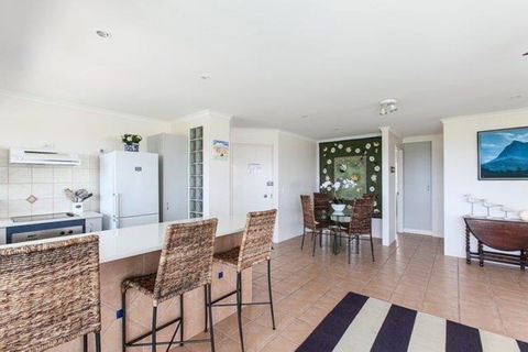 Home Away From Home With Sweeping Ocean Views Unit 12 60 Peregian Esplanade - Accommodation Australia 1