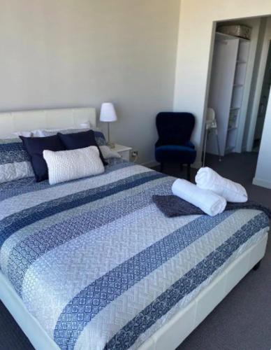LOCATION LOCATION CITY VIEWS NETFLIX WIFI WINE - Accommodation Australia 6