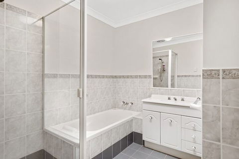 Farm Road, 6A - Accommodation Australia 1
