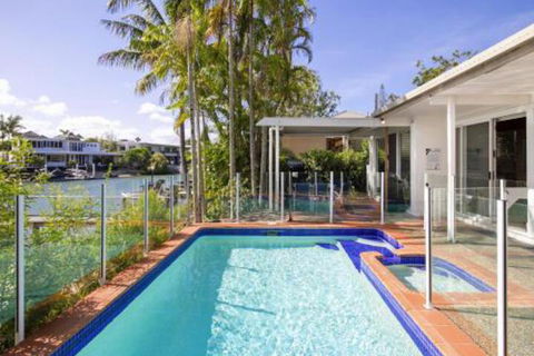 Waterfront On Witta Circle - Accommodation Australia 6