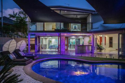 Absolute Lakefront Port Douglas - Local Tourism 6