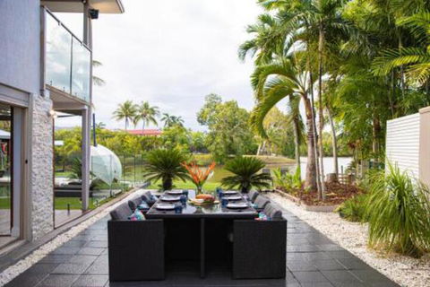 Absolute Lakefront Port Douglas - Local Tourism 0
