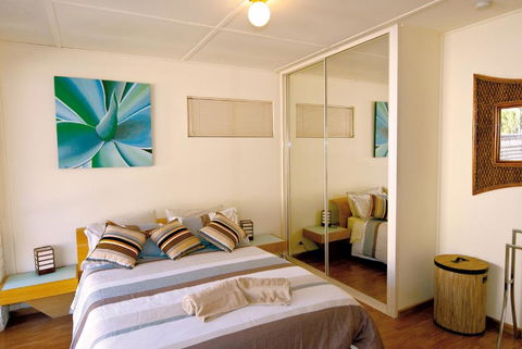 Blue Wren Beach House - Bed n Breakfasts 5