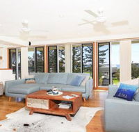 Shores Pet Friendly 1 Min Walk to Beach