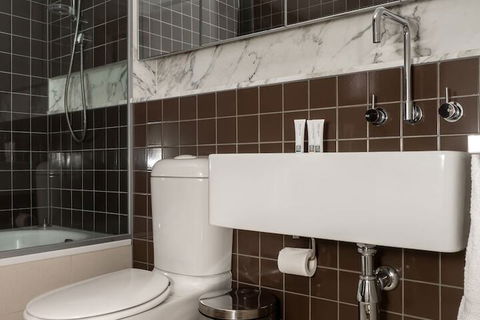 Sanctuary Apartments - Freshwater Place - Accommodation Australia 4