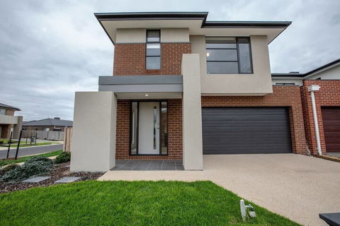 108spacious Point Cook Estate4br2btdoublegarage - Accommodation Australia 2