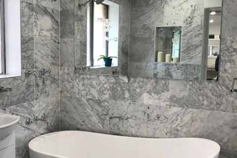 Freshly Renovated Apartment In The Heart Of Bondi - Local Tourism 6