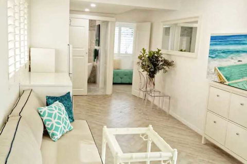 Freshly Renovated Apartment In The Heart Of Bondi - Local Tourism 5