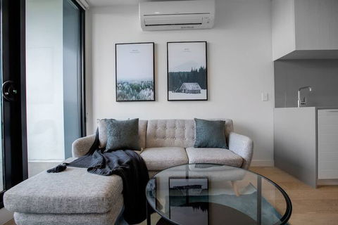 Elegant Apartment At Parkville - Accommodation Australia 7