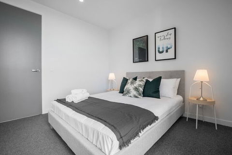 Elegant Apartment At Parkville - Accommodation Australia 1
