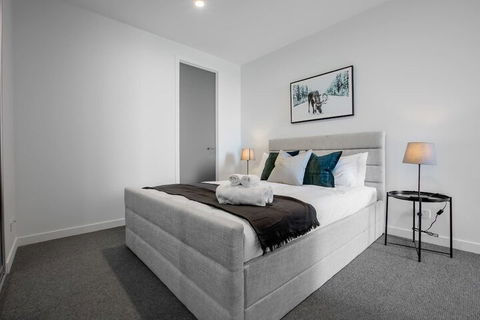 Elegant Apartment At Parkville - Accommodation Australia 5