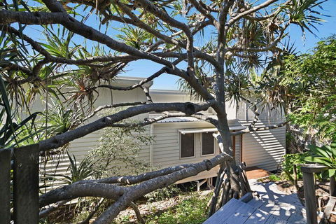 Peregians Viewing Deck, 324 David Low Way, Peregian Beach, Noosa Area - Accommodation Australia 1