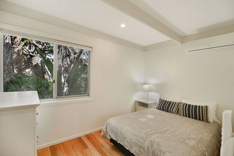 Peregians Viewing Deck, 324 David Low Way, Peregian Beach, Noosa Area - Accommodation Australia 2